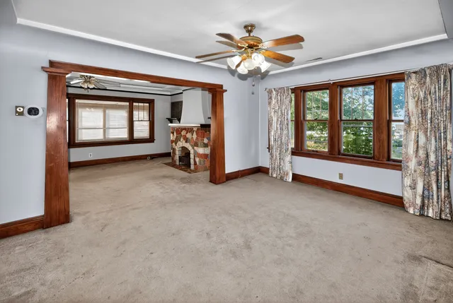 $312,500 | 550 West Oakwood Road, Oak Creek, WI 53154