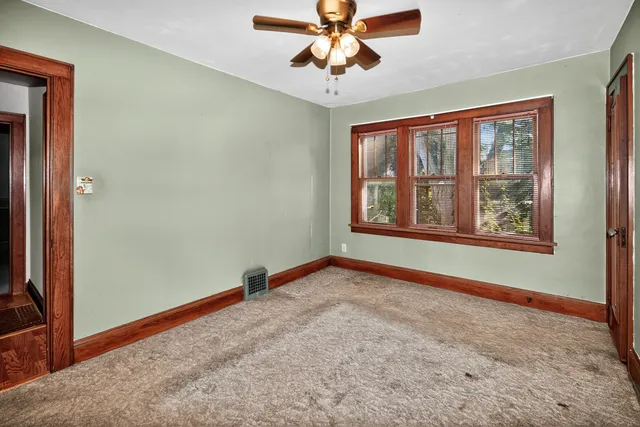 $312,500 | 550 West Oakwood Road, Oak Creek, WI 53154