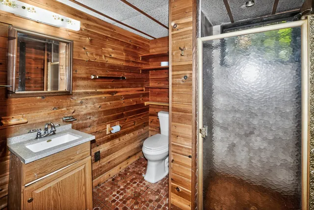 $312,500 | 550 West Oakwood Road, Oak Creek, WI 53154