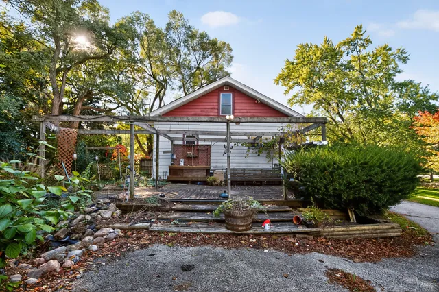 $312,500 | 550 West Oakwood Road, Oak Creek, WI 53154