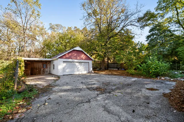 $312,500 | 550 West Oakwood Road, Oak Creek, WI 53154