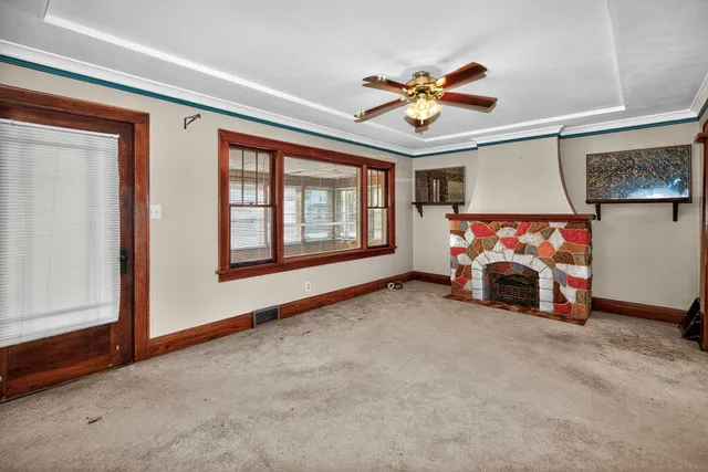 $312,500 | 550 West Oakwood Road, Oak Creek, WI 53154