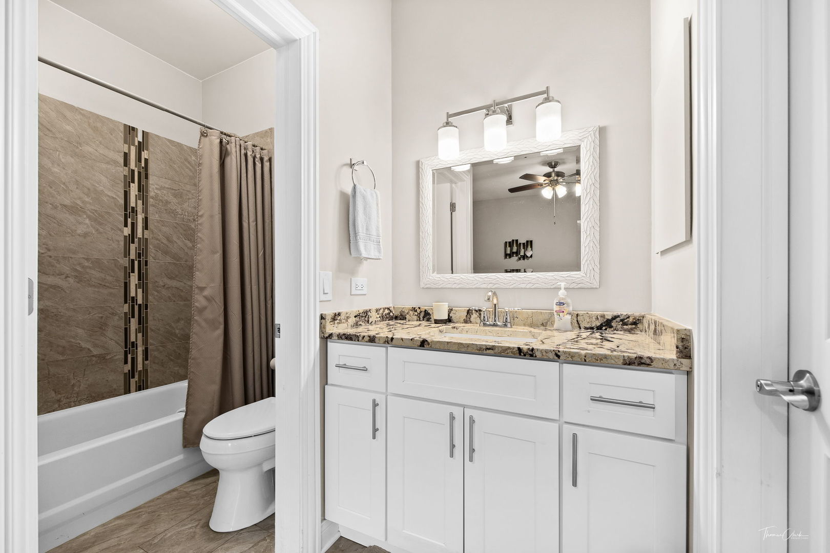 481 Raintree Court, Unit E Glen Ellyn, IL 60137 - Photo 23 of 39 Gallery Image 23