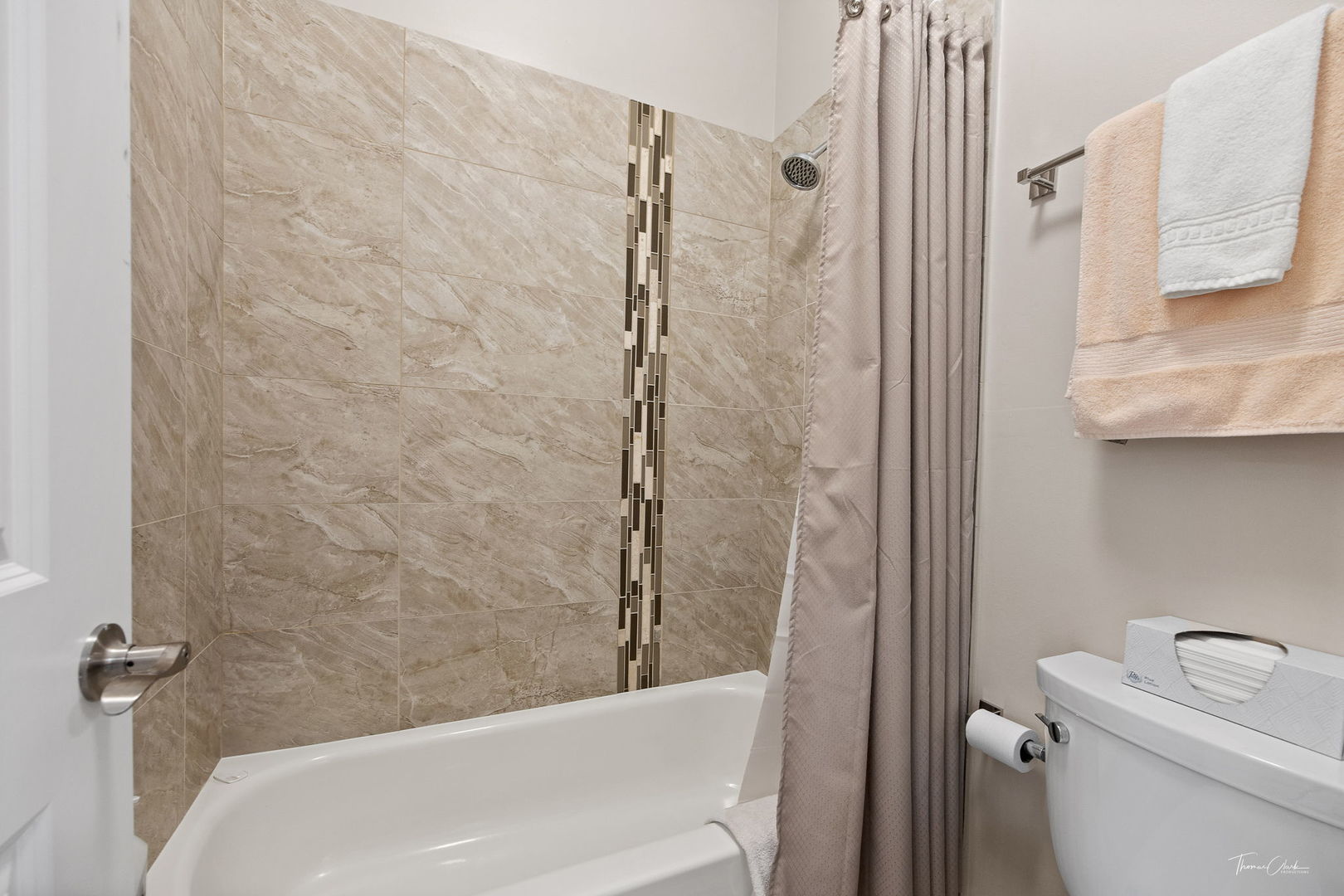 481 Raintree Court, Unit E Glen Ellyn, IL 60137 - Photo 24 of 39 Gallery Image 24