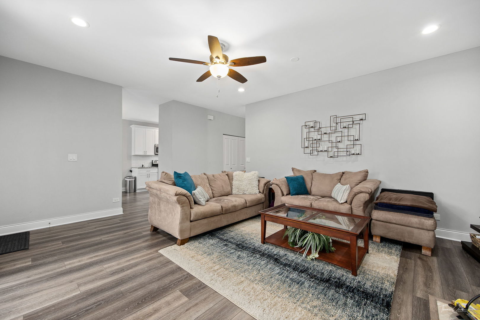 481 Raintree Court, Unit E Glen Ellyn, IL 60137 - Photo 8 of 39 Gallery Image 8