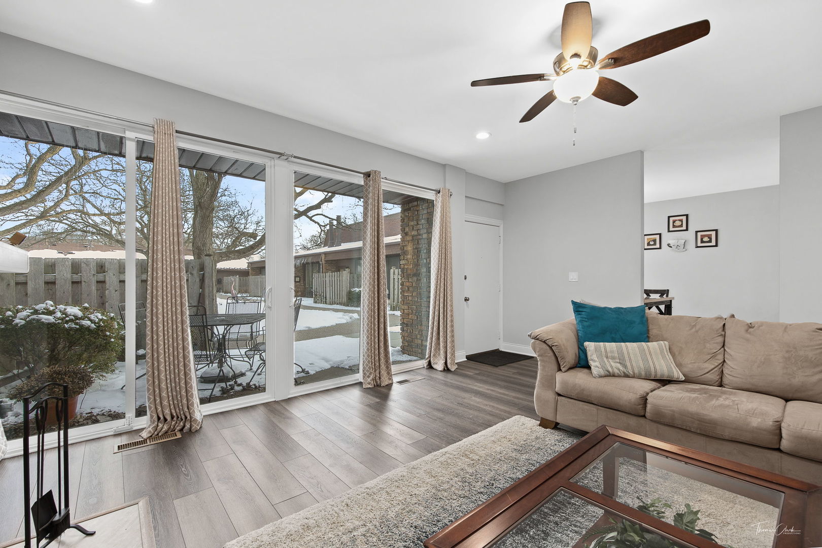 481 Raintree Court, Unit E Glen Ellyn, IL 60137 - Photo 9 of 39 Gallery Image 9