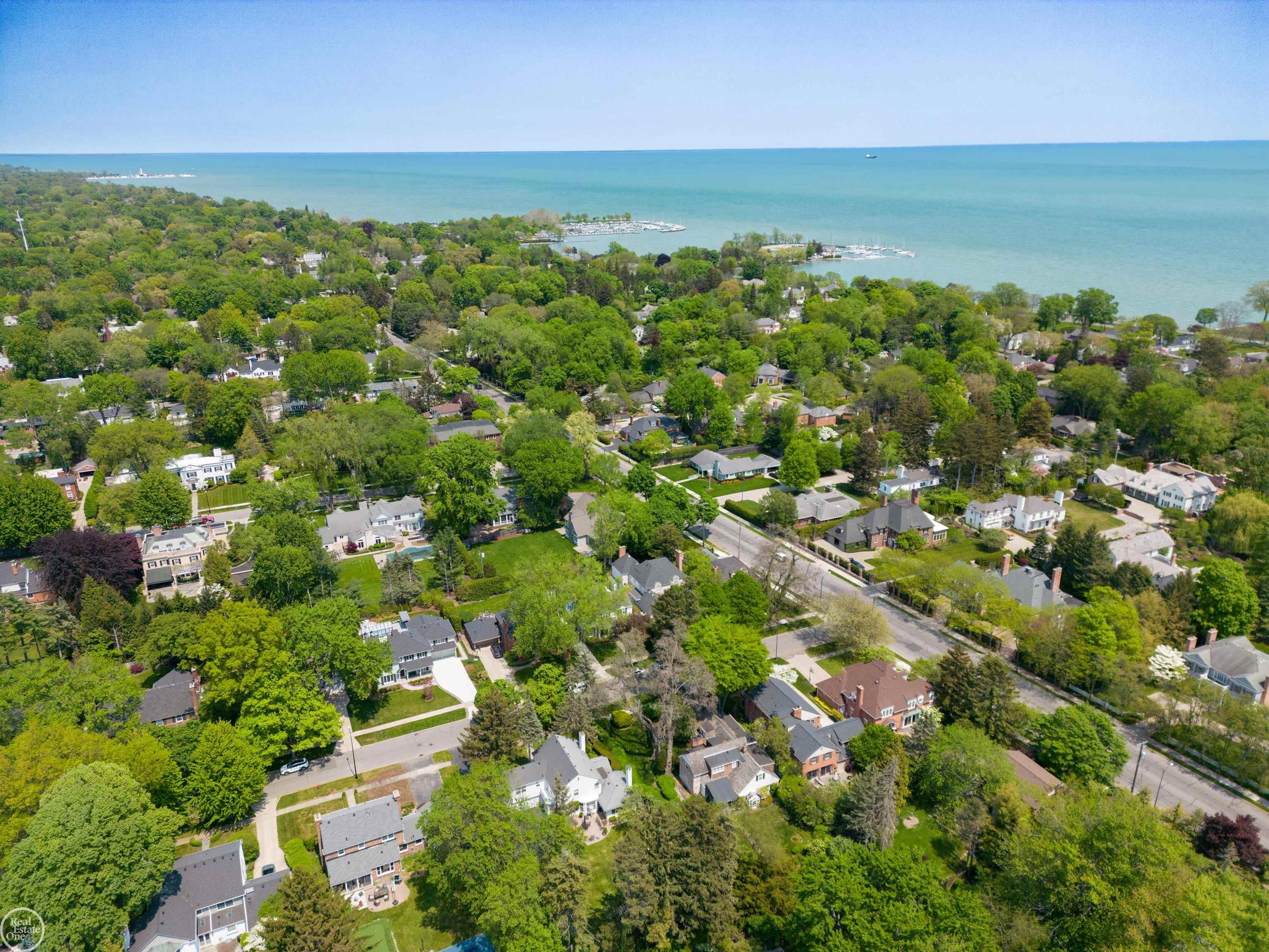 61 Merriweather Road Grosse Pointe, MI 48236 - Photo 50 of 54 50117216-54.JPG