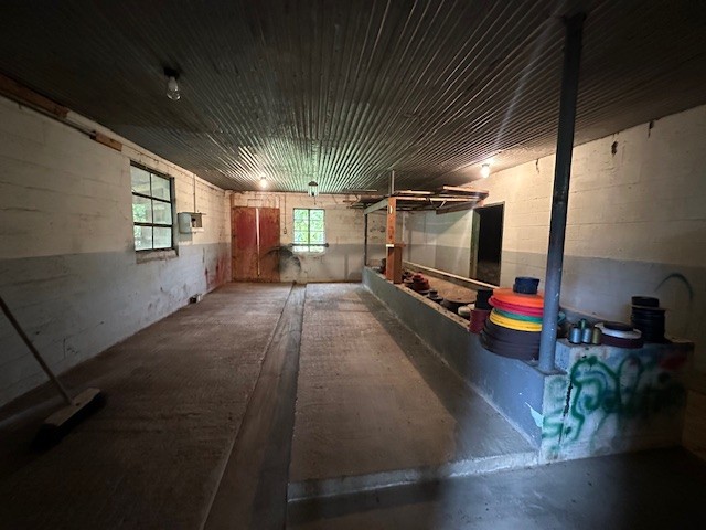 235 Old Mulberry Road Fayetteville, TN 37334 - Photo 27 of 37 a very nice looking room with a large window
