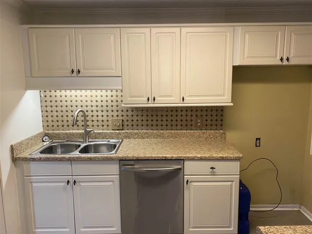 $2,200 | 89 South Larchmont Drive, Memphis, TN 38111