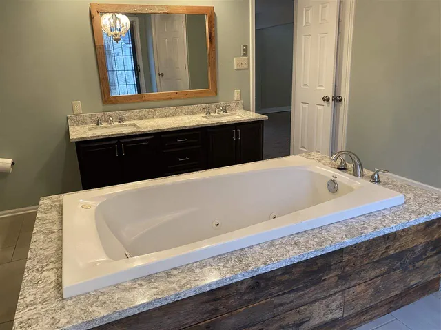 $2,200 | 89 South Larchmont Drive, Memphis, TN 38111