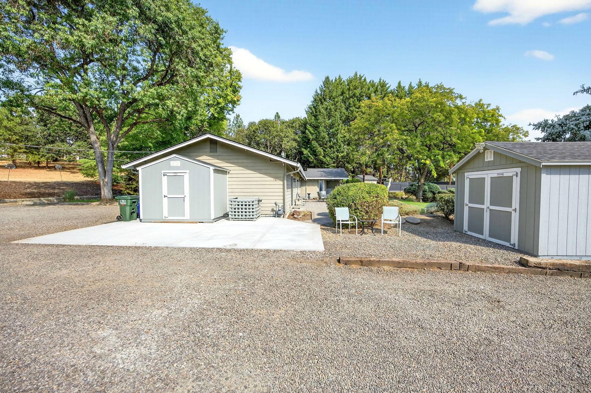 1773 Alta Vista Road Eagle Point, OR 97524 - Photo 14 of 73 Side View