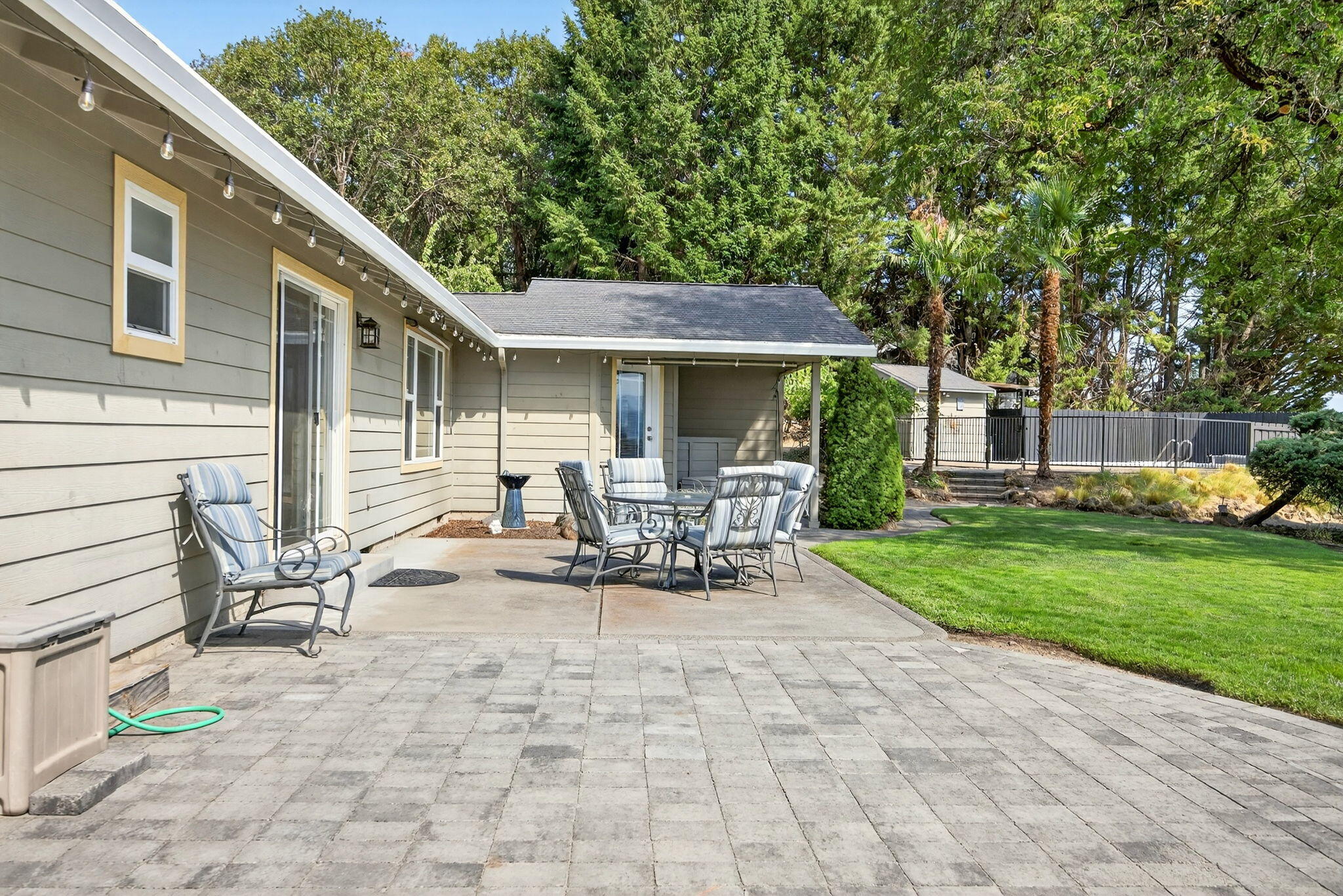 1773 Alta Vista Road Eagle Point, OR 97524 - Photo 17 of 73 Rear Patio Areas