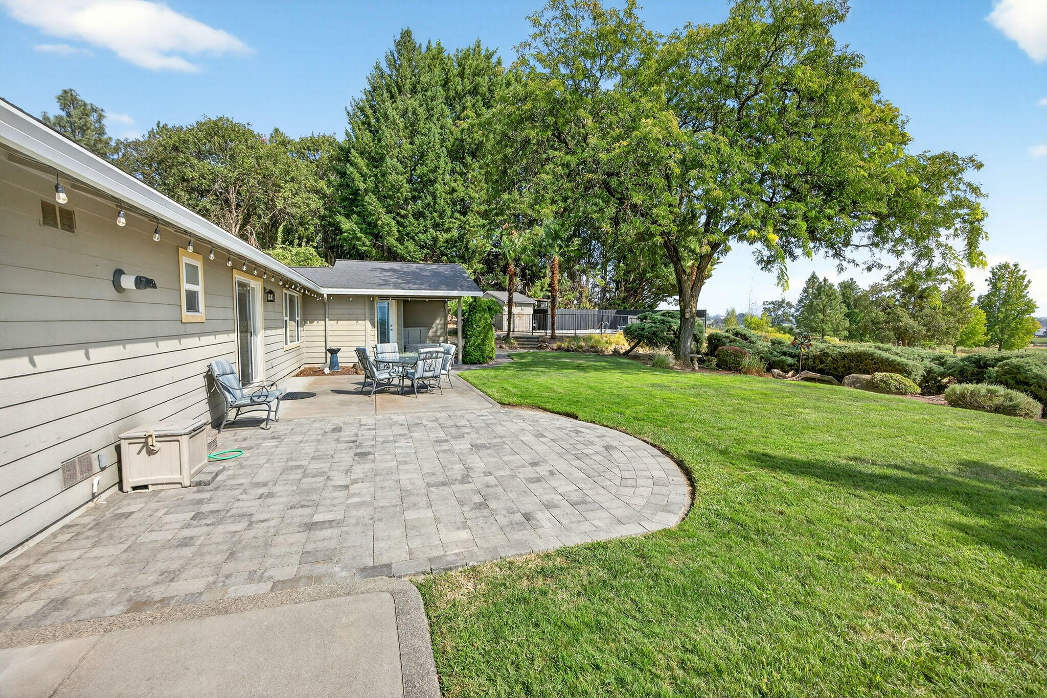 1773 Alta Vista Road Eagle Point, OR 97524 - Photo 18 of 73 Rear Patio Areas
