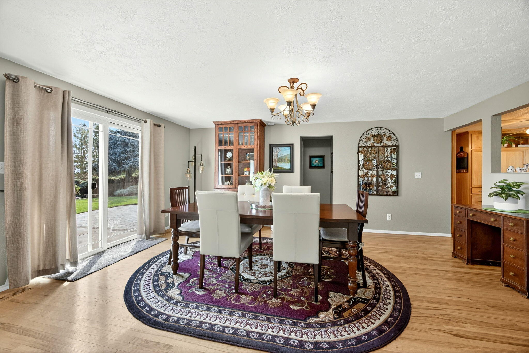1773 Alta Vista Road Eagle Point, OR 97524 - Photo 38 of 73 Formal Dining Room