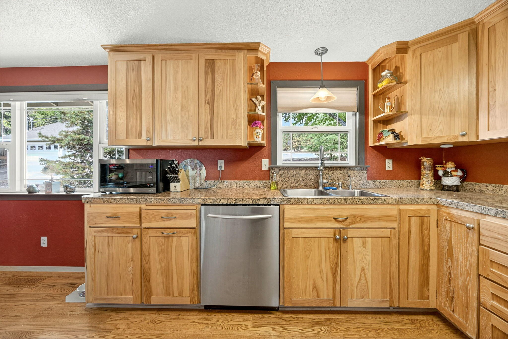 1773 Alta Vista Road Eagle Point, OR 97524 - Photo 45 of 73 Kitchen