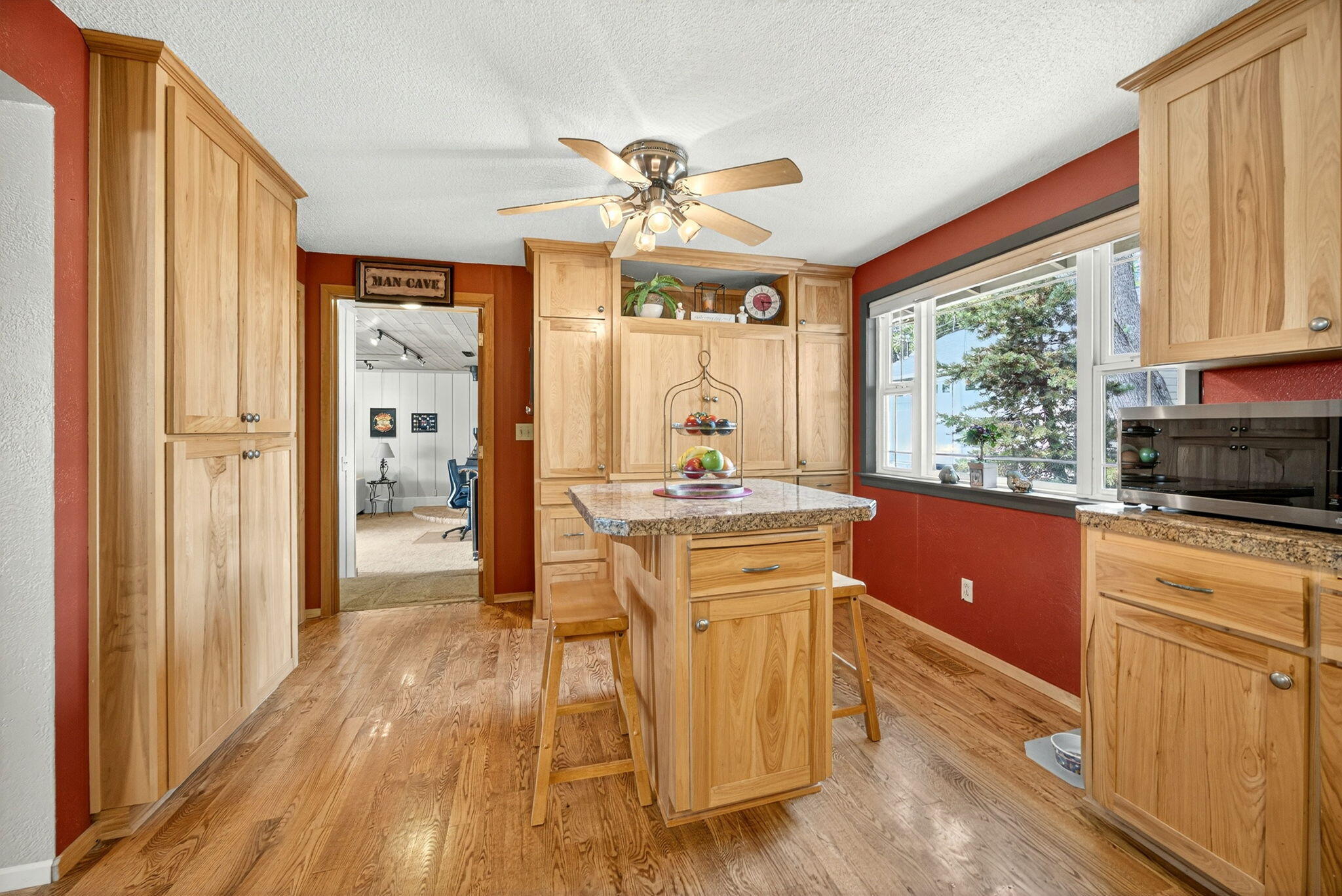1773 Alta Vista Road Eagle Point, OR 97524 - Photo 46 of 73 Kitchen