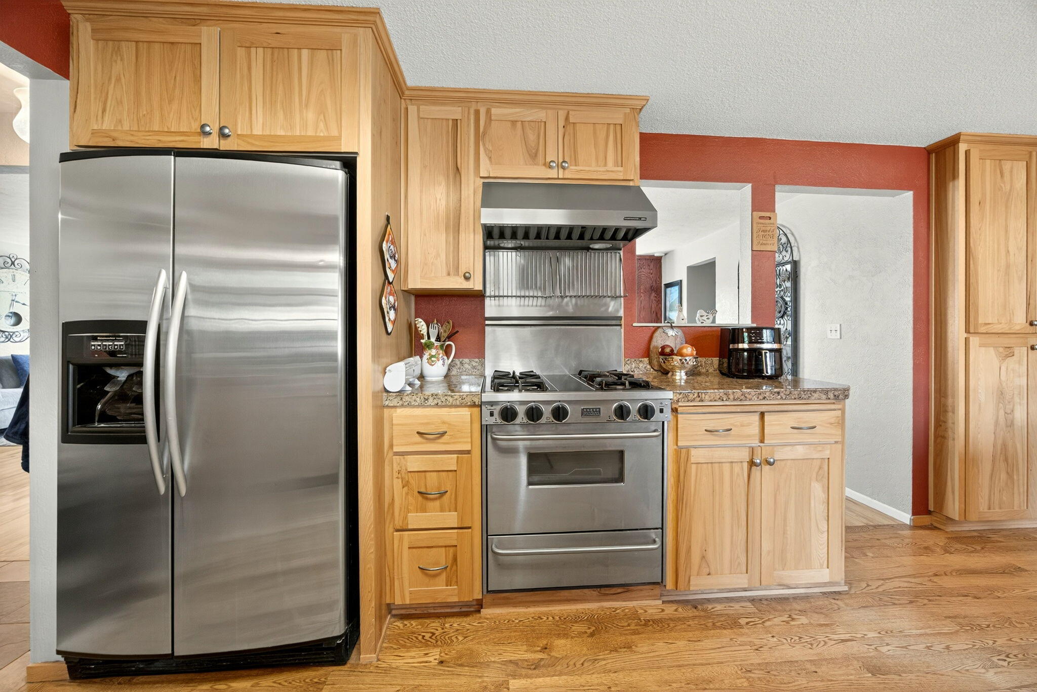 1773 Alta Vista Road Eagle Point, OR 97524 - Photo 47 of 73 Kitchen