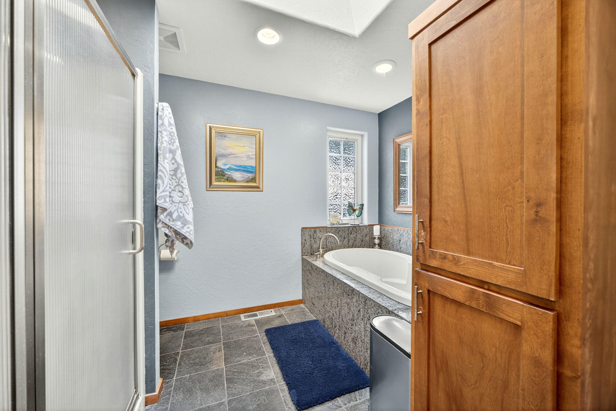 1773 Alta Vista Road Eagle Point, OR 97524 - Photo 72 of 73 Primary Suite Bathroom