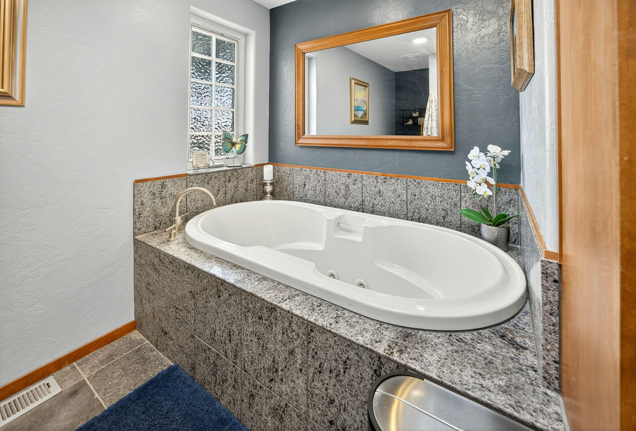 1773 Alta Vista Road Eagle Point, OR 97524 - Photo 73 of 73 Primary Suite Bathroom
