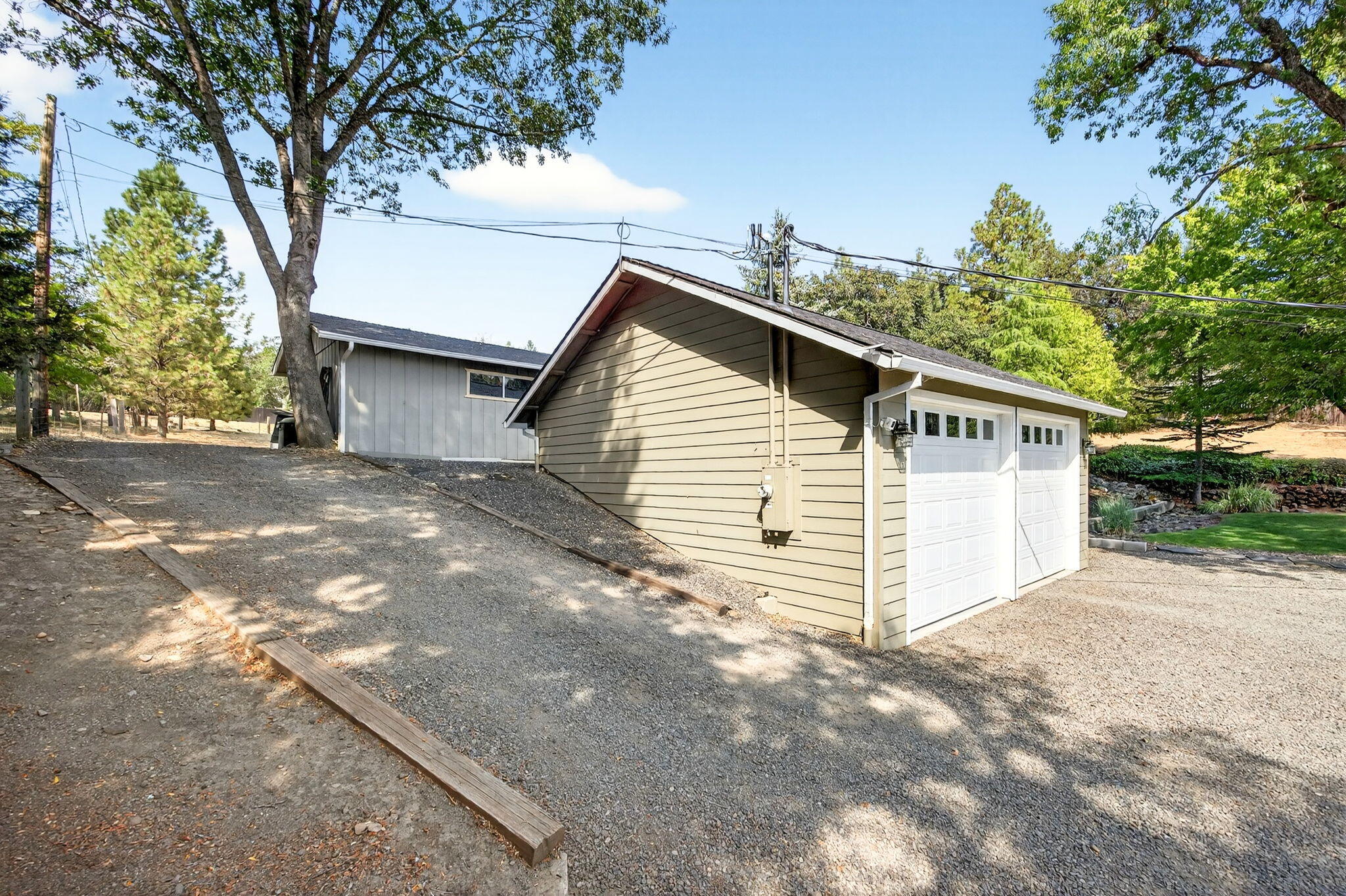 1773 Alta Vista Road Eagle Point, OR 97524 - Photo 10 of 73 Access to Rear Shop