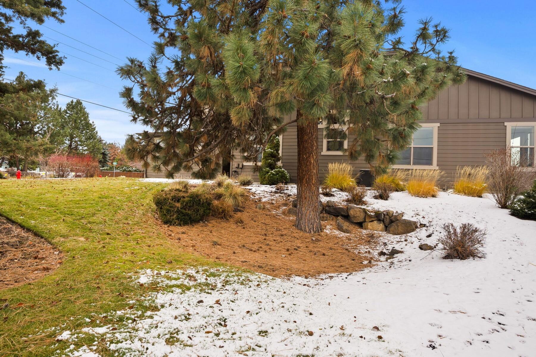 859 Southwest Blakely Road Bend, OR 97702 - Photo 37 of 40 batch_37