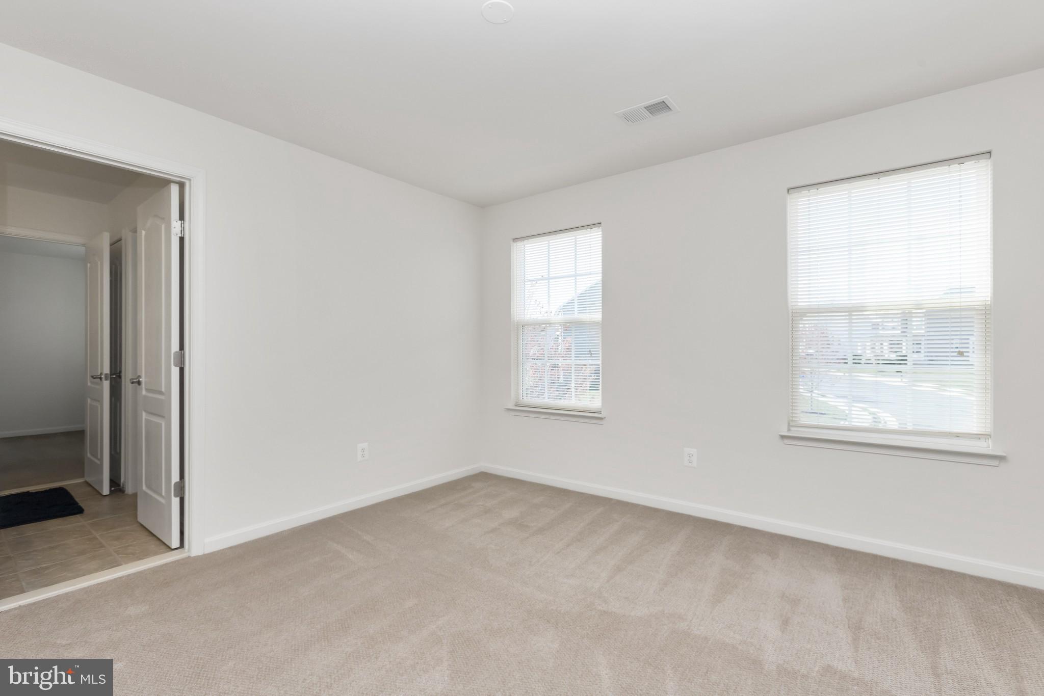 43114 Rocks Way Leesburg, VA 20176 - Photo 22 of 37 Bedroom 3 - just waiting for your decor!