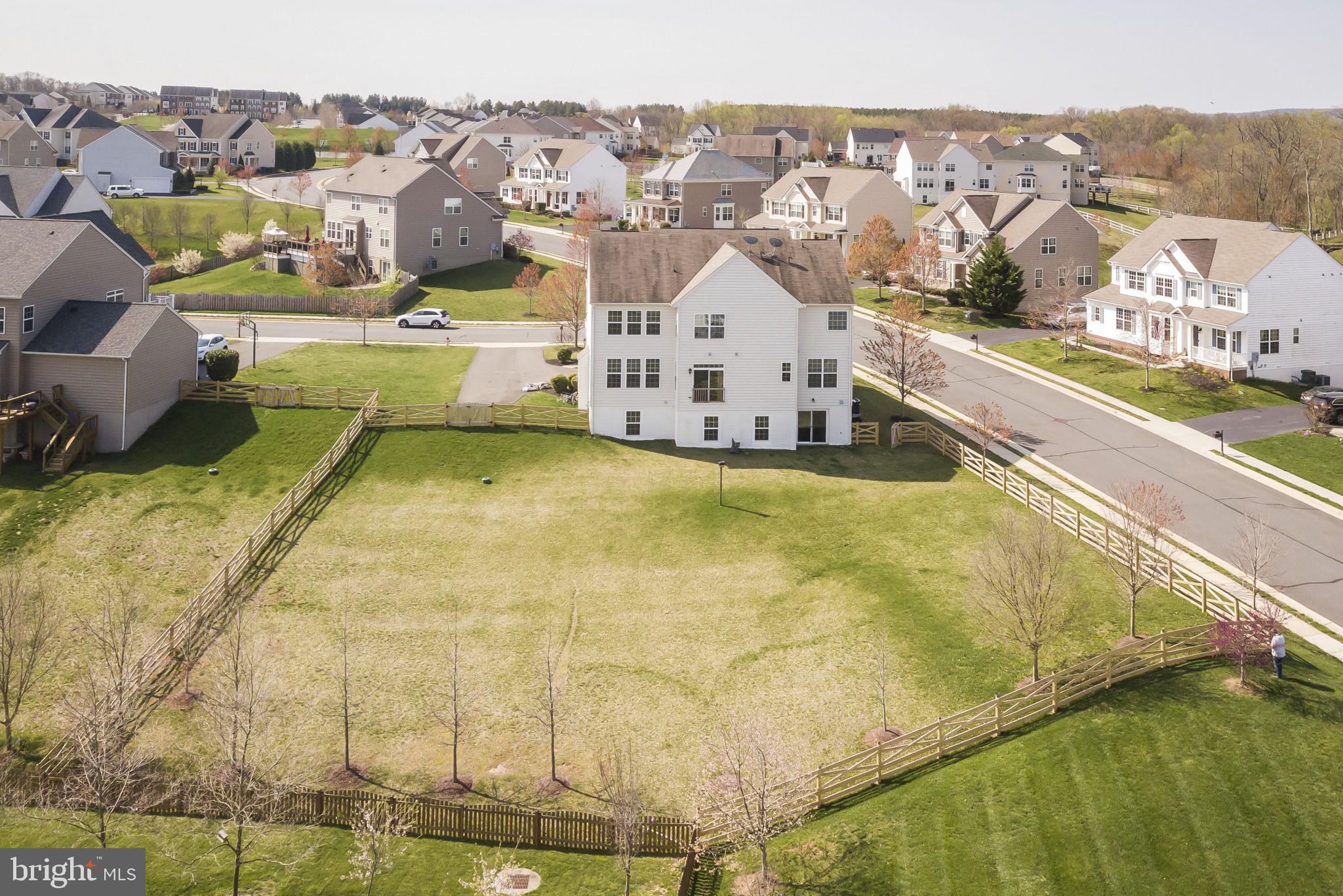 43114 Rocks Way Leesburg, VA 20176 - Photo 32 of 37 Look at the size of that fenced rear yard!!