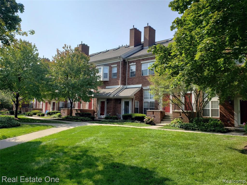 1453 Chesapeake Road, Unit 40 Royal Oak, MI 48067 - Photo 1 of 17
