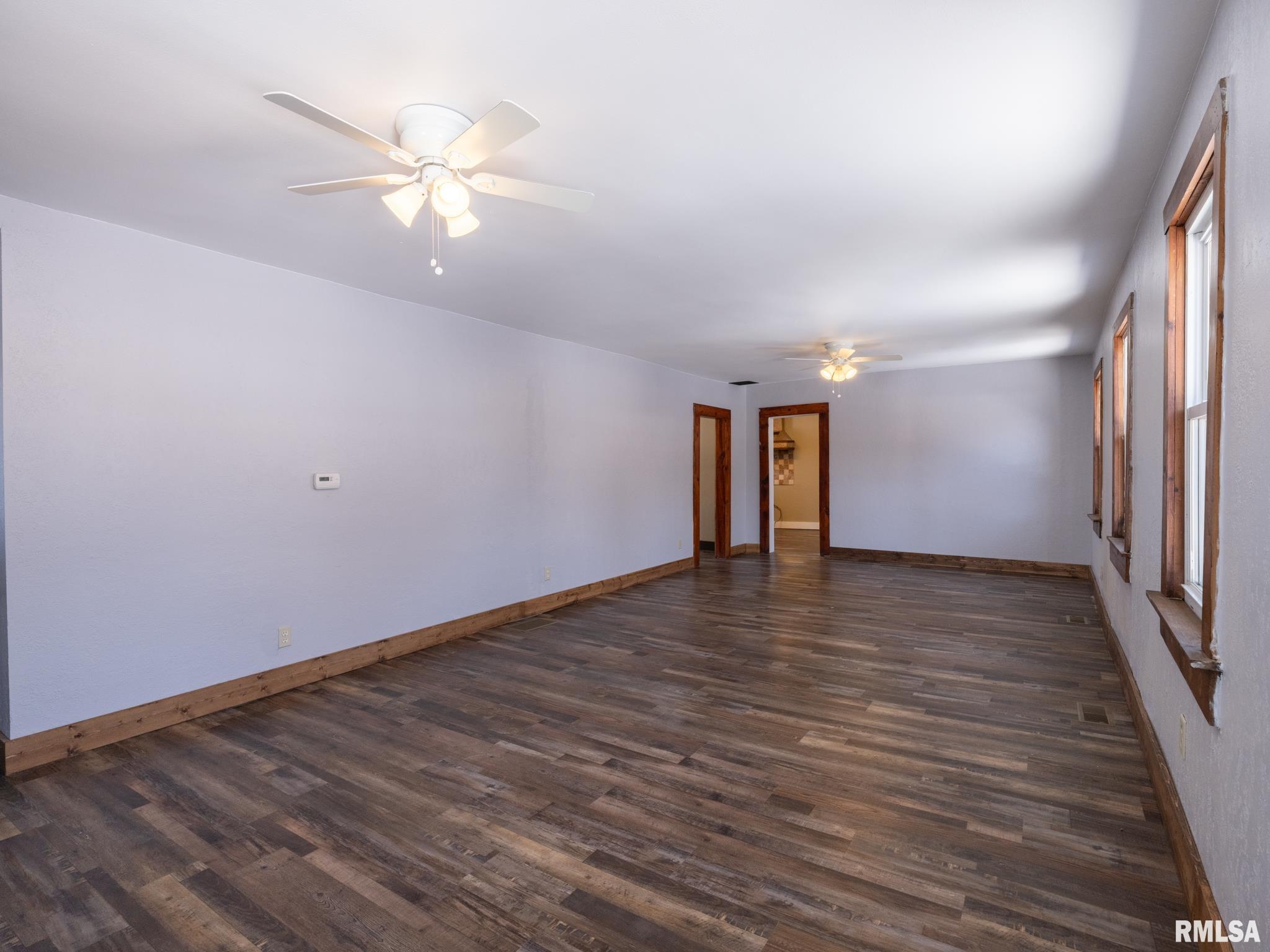 222 East Patton Avenue Lewistown, IL 61542 - Photo 11 of 53