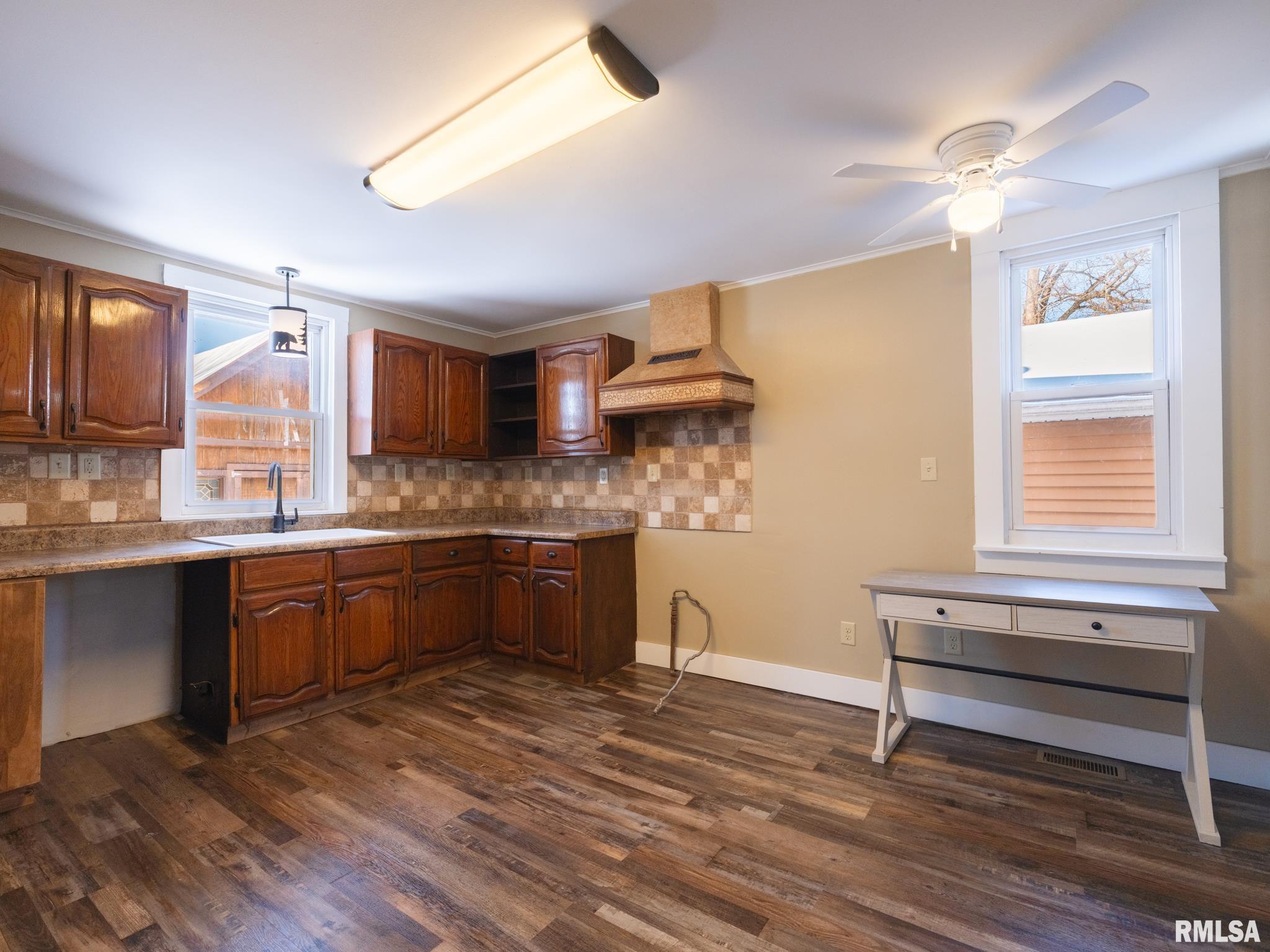 222 East Patton Avenue Lewistown, IL 61542 - Photo 19 of 53