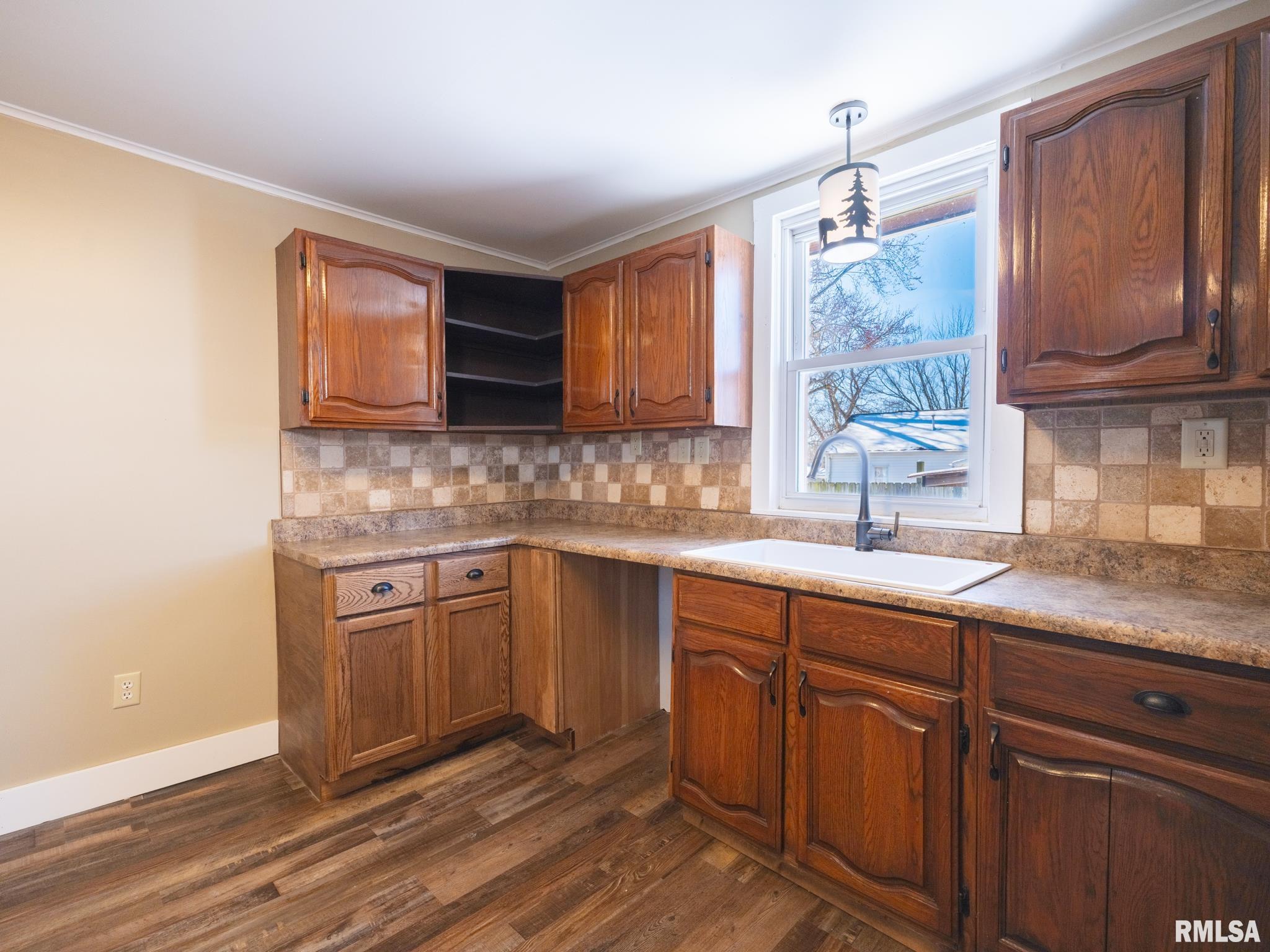 222 East Patton Avenue Lewistown, IL 61542 - Photo 21 of 53