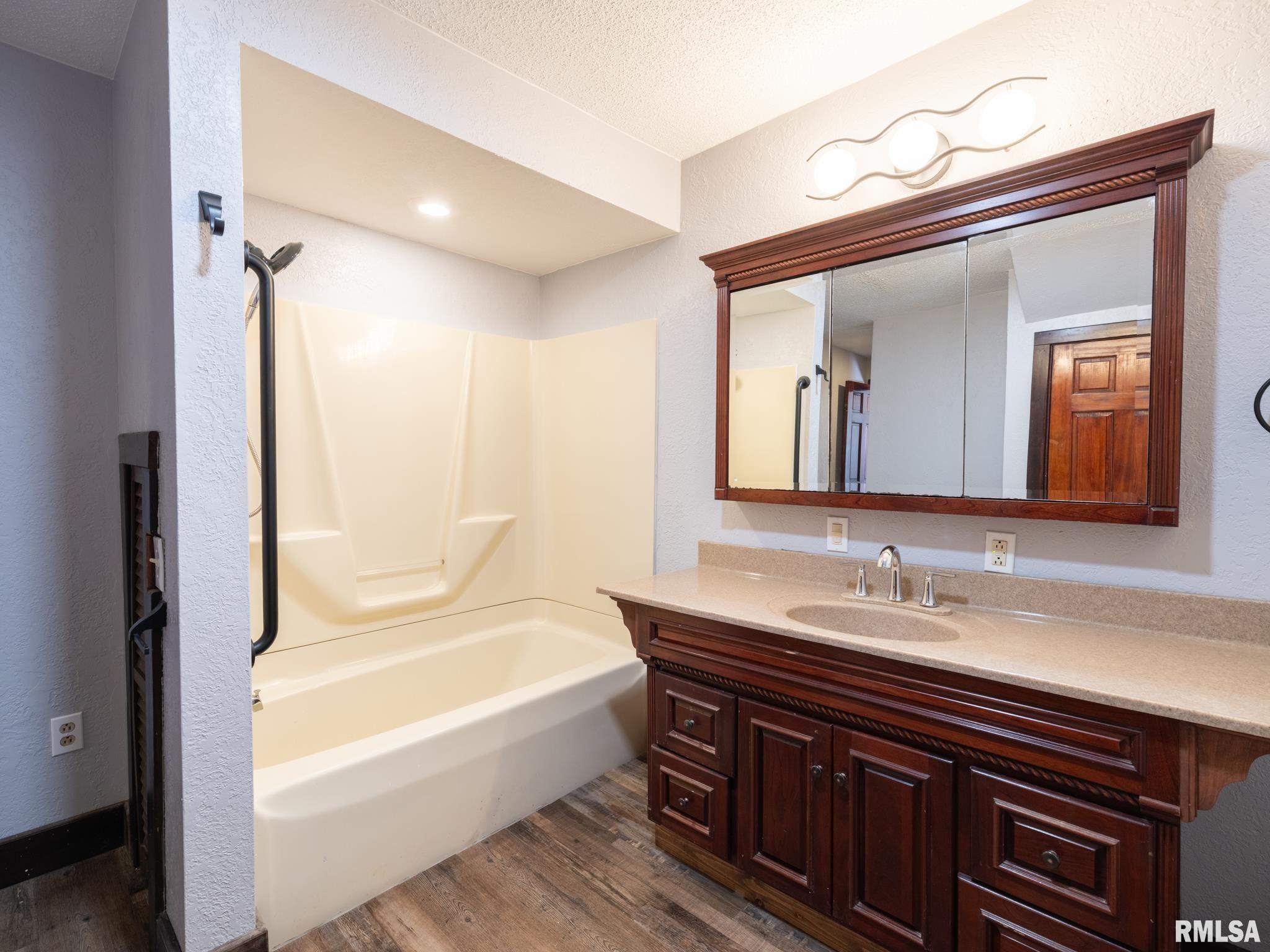 222 East Patton Avenue Lewistown, IL 61542 - Photo 24 of 53