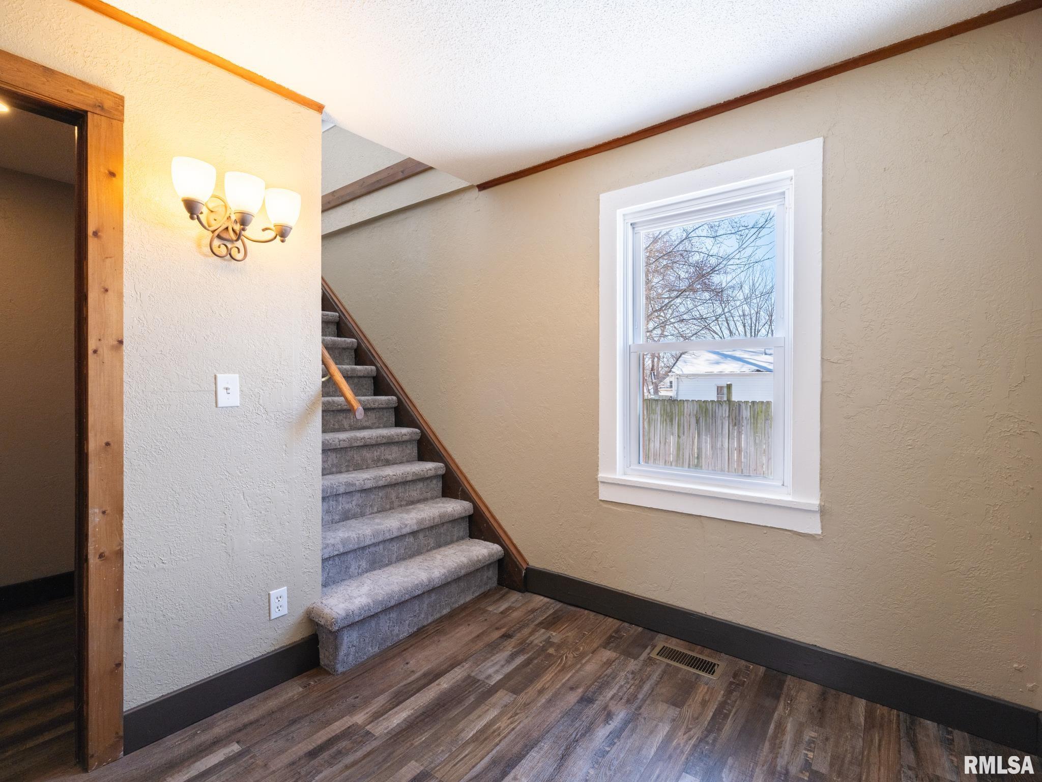 222 East Patton Avenue Lewistown, IL 61542 - Photo 25 of 53