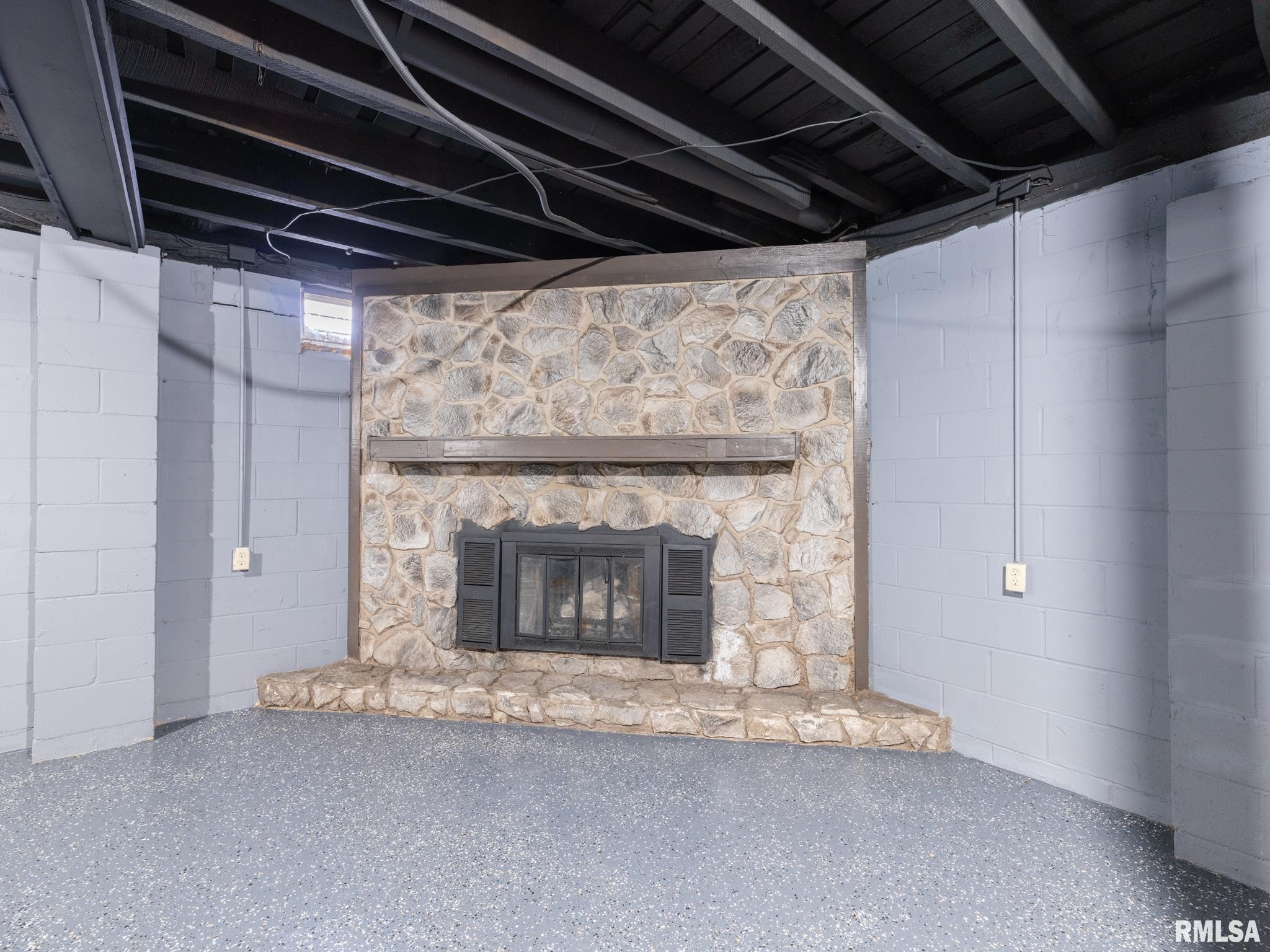 222 East Patton Avenue Lewistown, IL 61542 - Photo 30 of 53