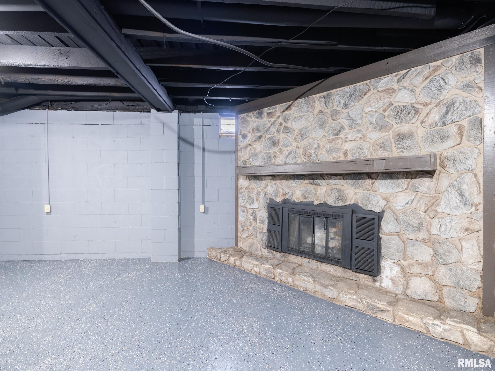 222 East Patton Avenue Lewistown, IL 61542 - Photo 31 of 53