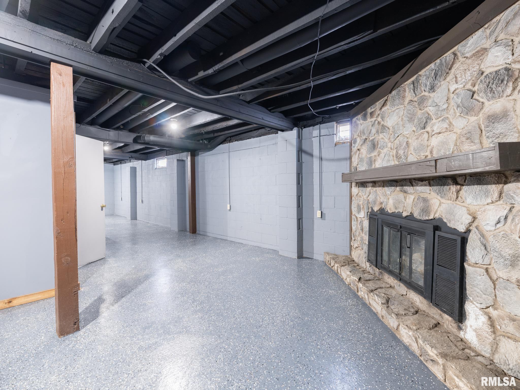 222 East Patton Avenue Lewistown, IL 61542 - Photo 32 of 53