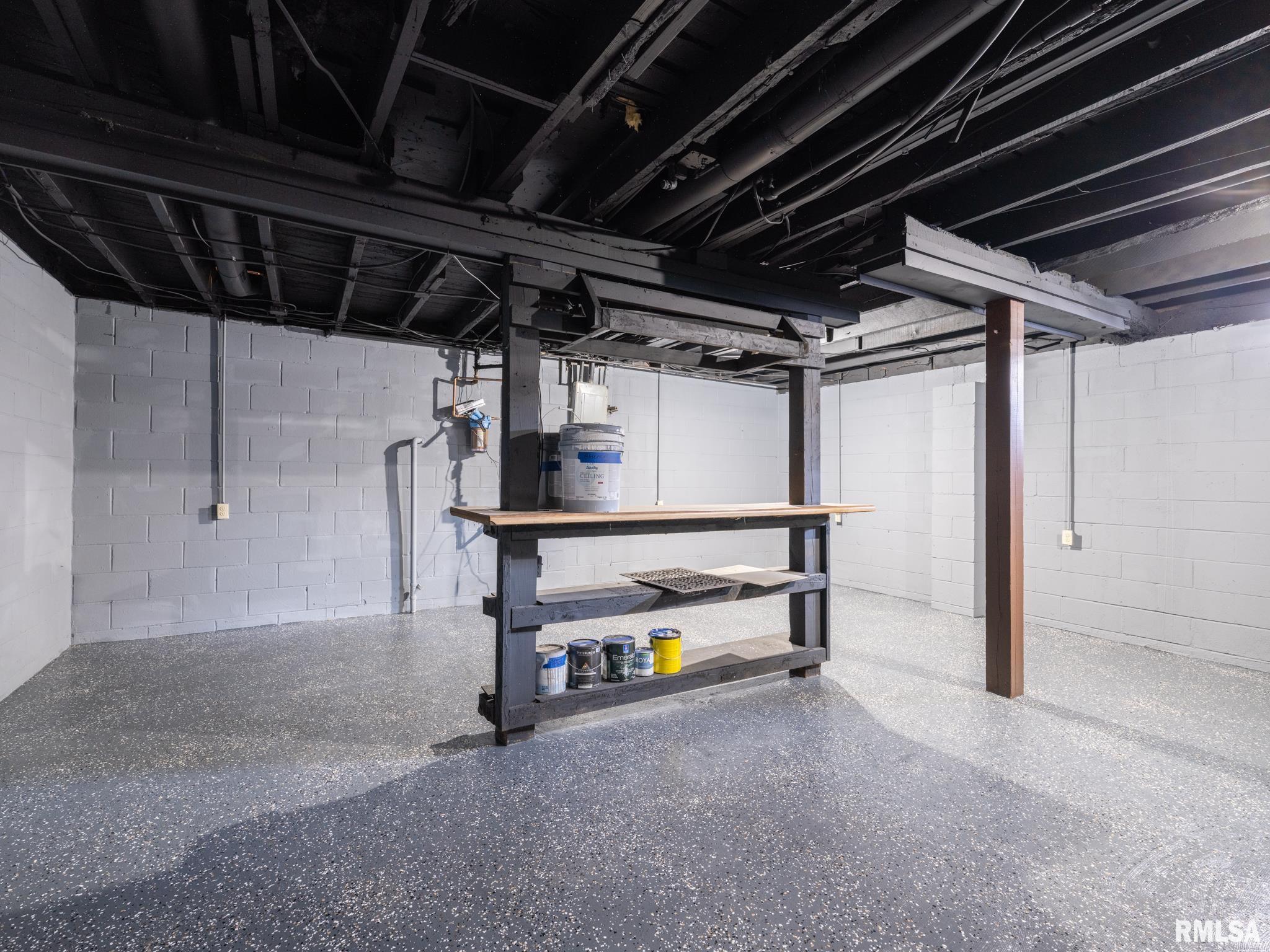 222 East Patton Avenue Lewistown, IL 61542 - Photo 34 of 53