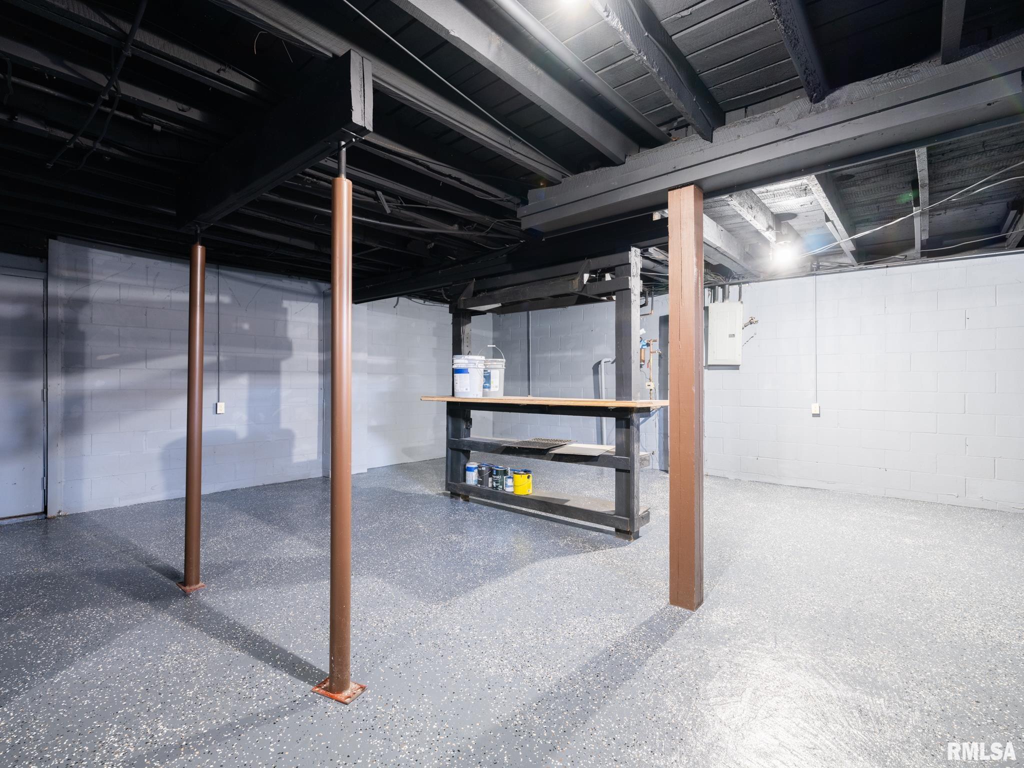 222 East Patton Avenue Lewistown, IL 61542 - Photo 35 of 53