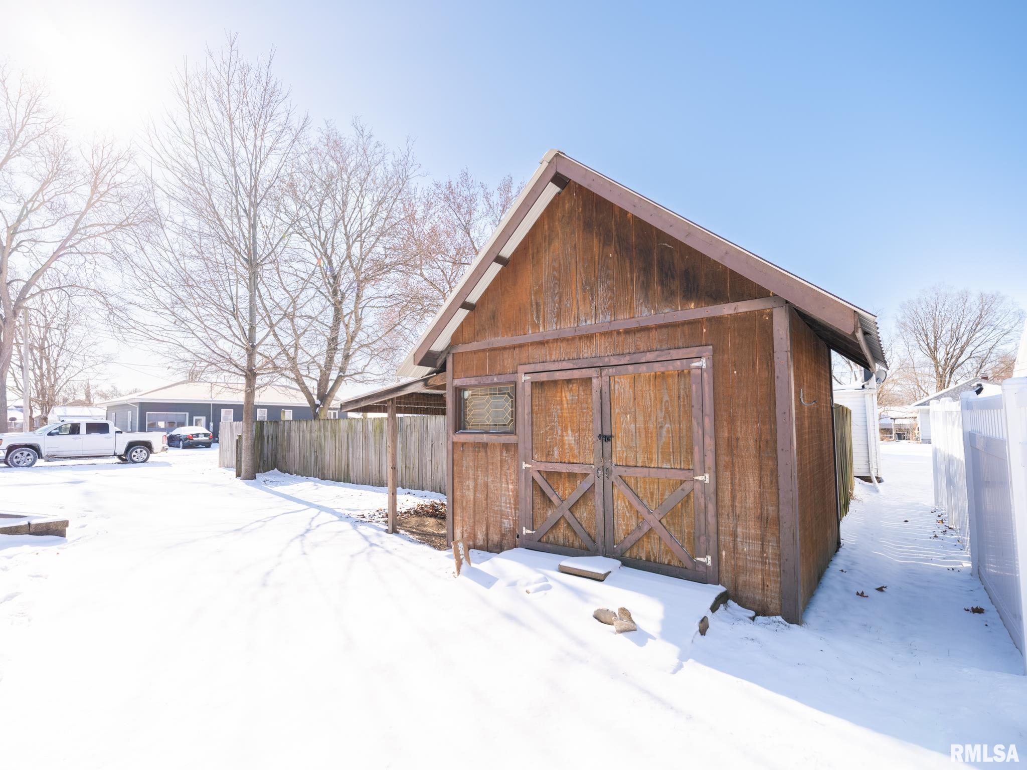 222 East Patton Avenue Lewistown, IL 61542 - Photo 41 of 53