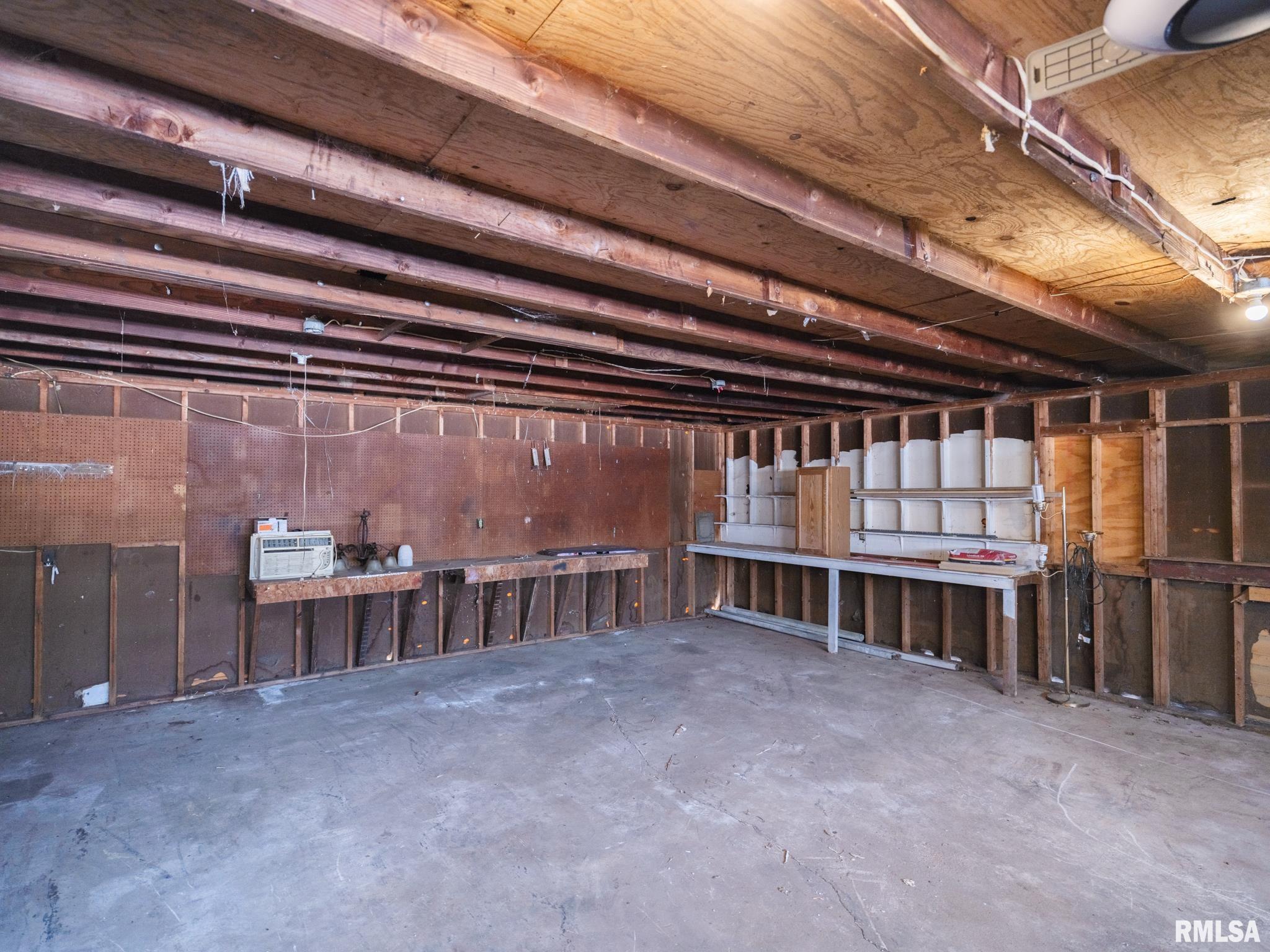 222 East Patton Avenue Lewistown, IL 61542 - Photo 47 of 53