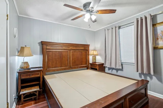 $899,999 | 824 Driftwood Drive, Lobelville, TN 37097