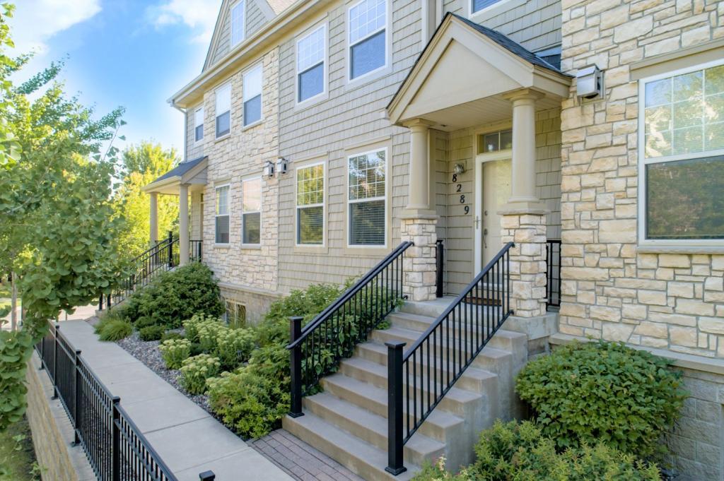 8289 Labont Way Eden Prairie, MN 55344 - Photo 1 of 1 Gallery Image 1