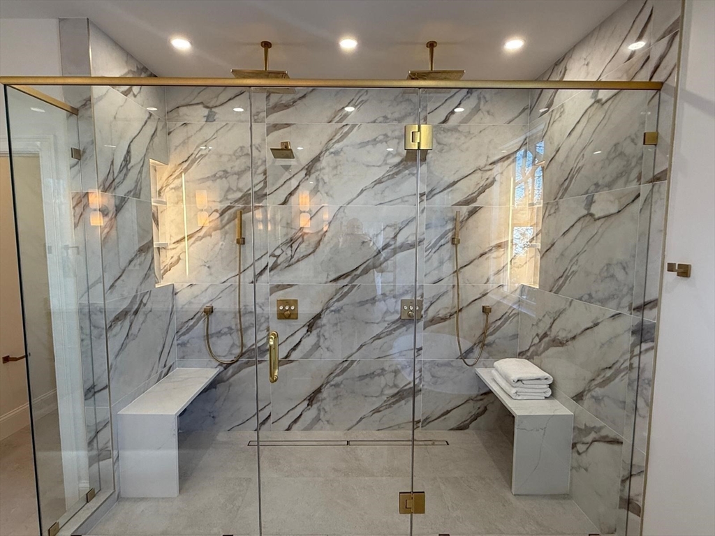 60 R Lynnbrook Road Lynnfield, MA 01940 - Photo 2 of 38