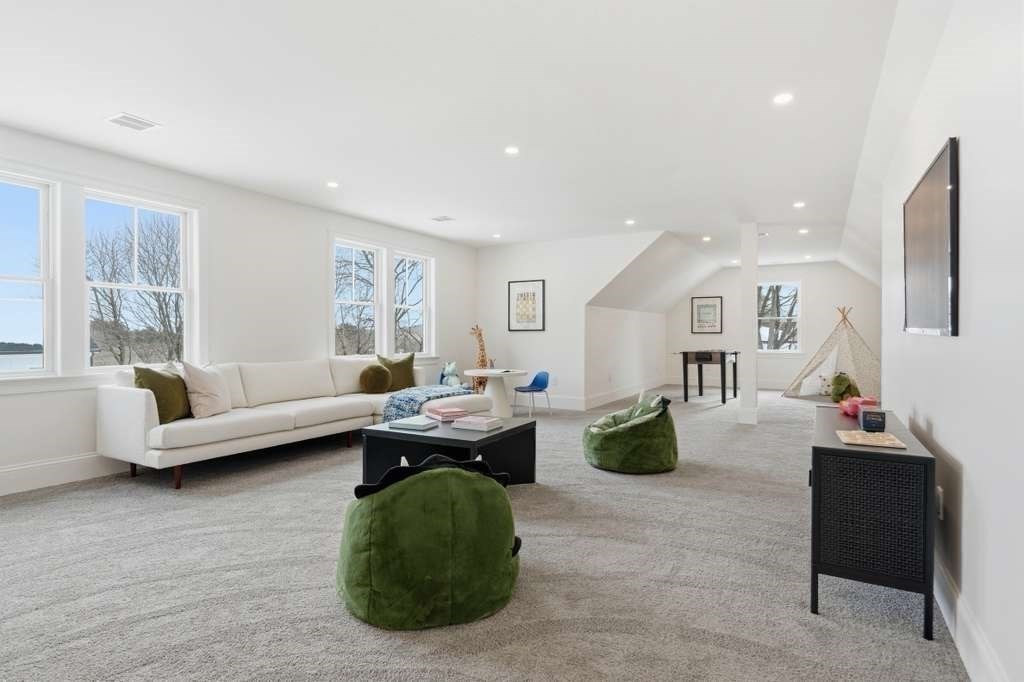 60 R Lynnbrook Road Lynnfield, MA 01940 - Photo 29 of 38