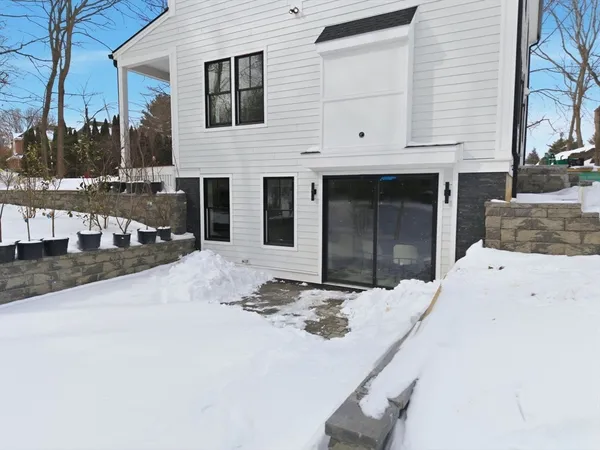 $2,600,000 | 60 R Lynnbrook Road, Lynnfield, MA 01940
