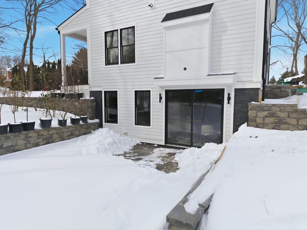 60 R Lynnbrook Road Lynnfield, MA 01940 - Photo 33 of 38