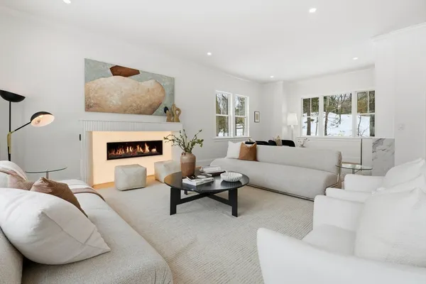 $2,600,000 | 60 R Lynnbrook Road, Lynnfield, MA 01940