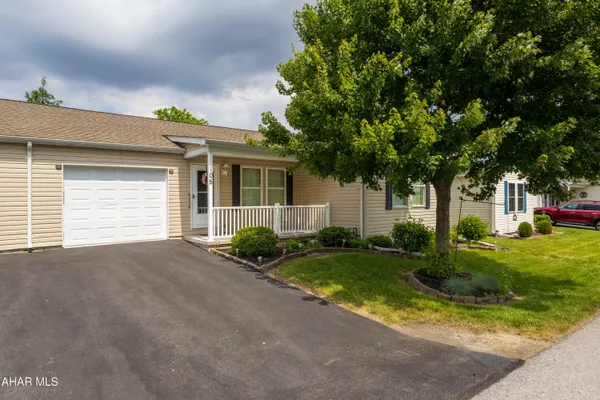 $194,900 | 105 Lily Pearl Drive, Hollidaysburg, PA 16648