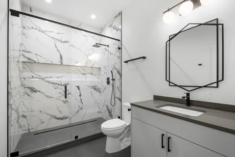 $3,800 | 1331 West Taylor Street, Unit 2W, Chicago, IL 60607