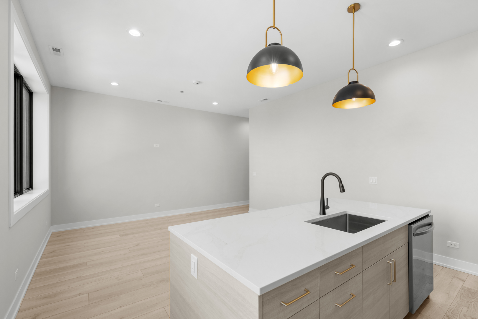 1331 West Taylor Street, Unit 2W Chicago, IL 60607 - Photo 6 of 20